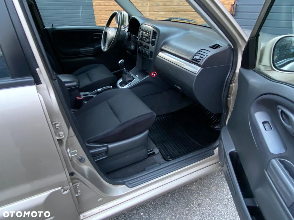 Suzuki Grand Vitara 2.0 Comfort Style - 11