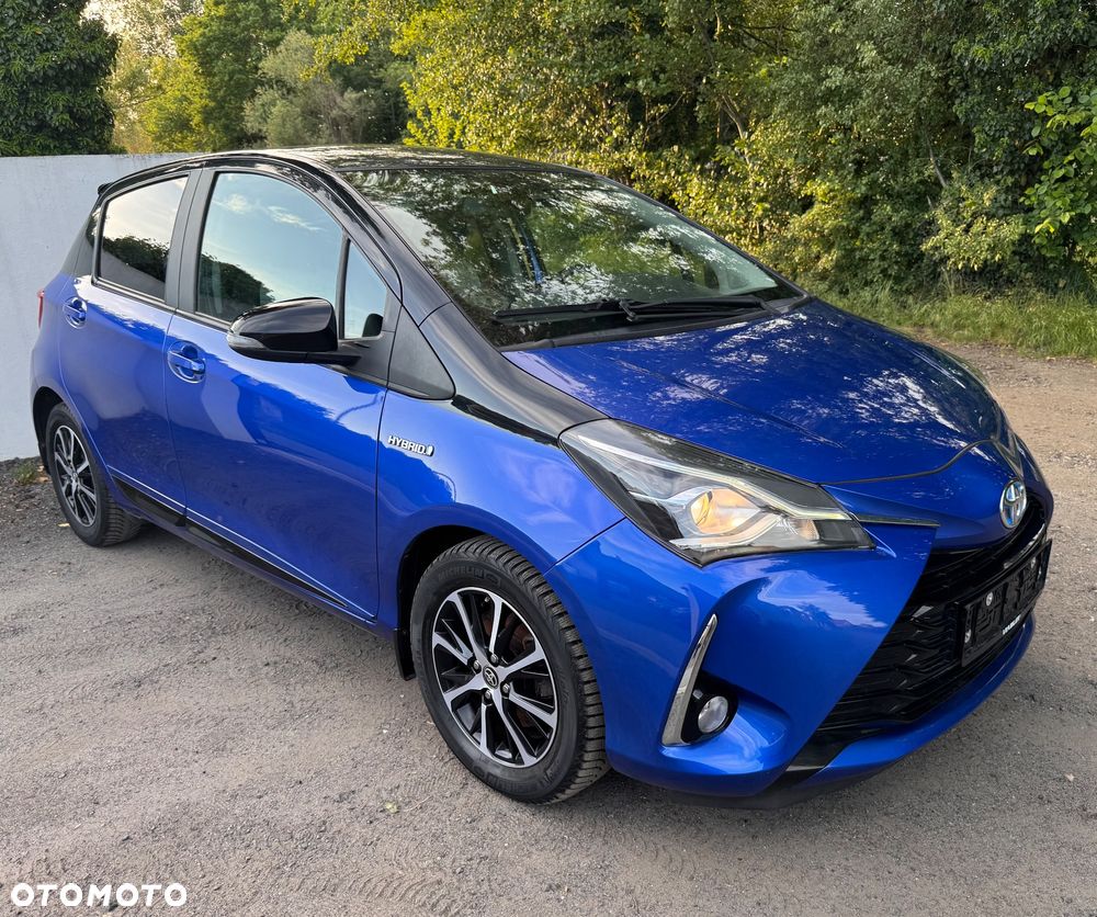 Toyota Yaris Hybrid 100 Selection Platinum - 15