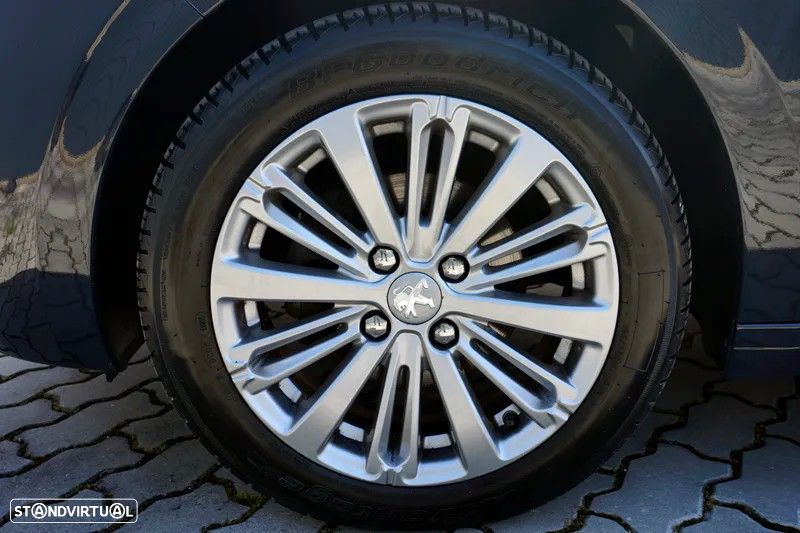 Peugeot 208 1.2 PureTech Style - 17