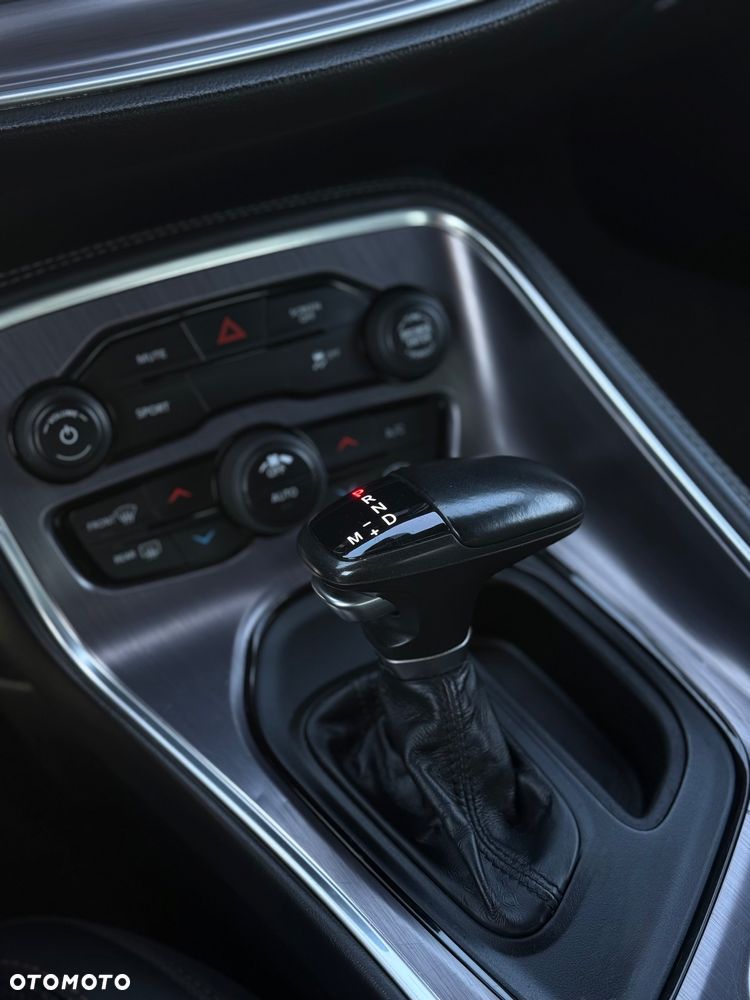 Dodge Challenger Automatik R/T Plus Shaker - 19