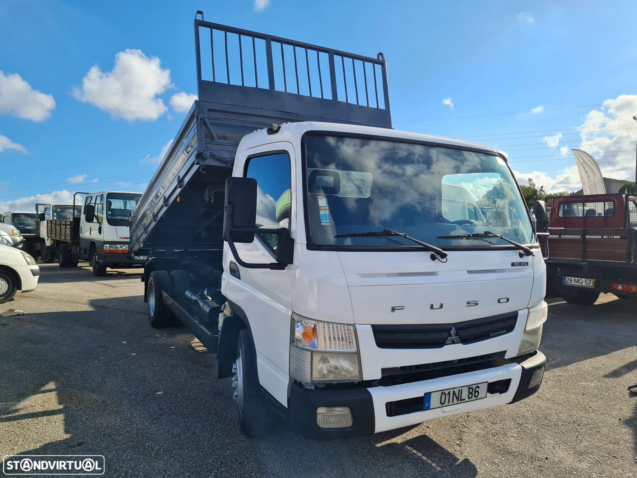 Mitsubishi Canter Fuso 7C15 Tribasculante - 1