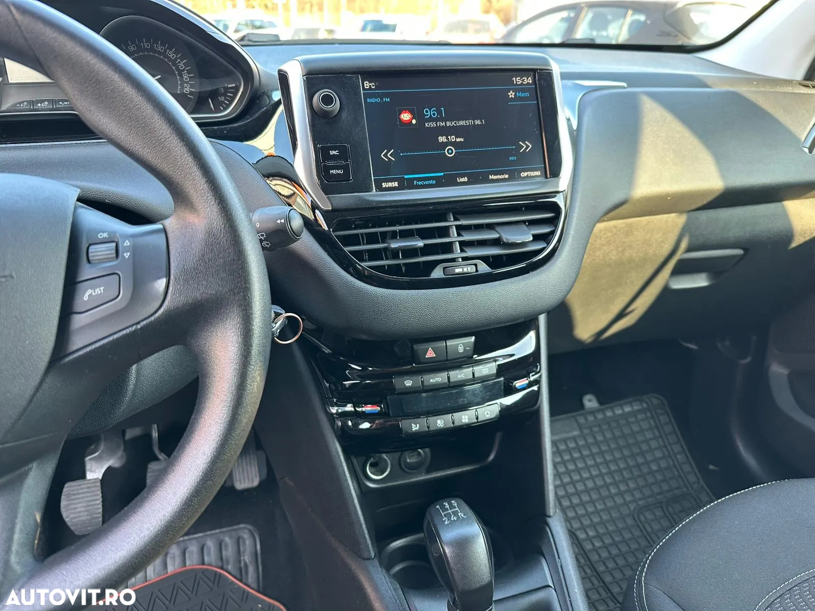 Peugeot 208 1.2 L PureTech Access - 8