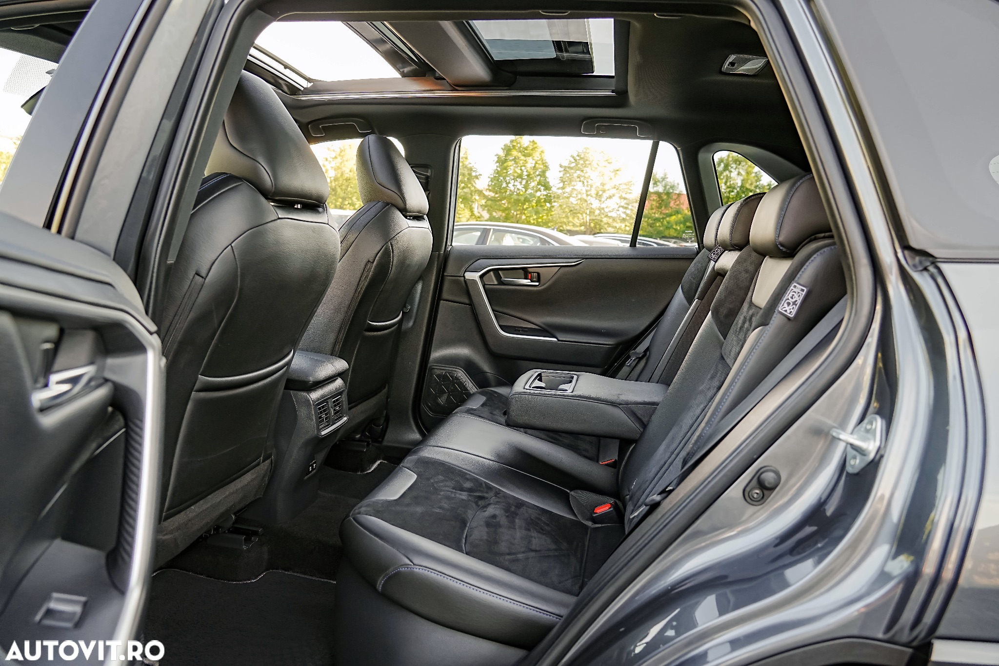 Toyota RAV4 2.5 4x4 Hybrid Black Edition - 8