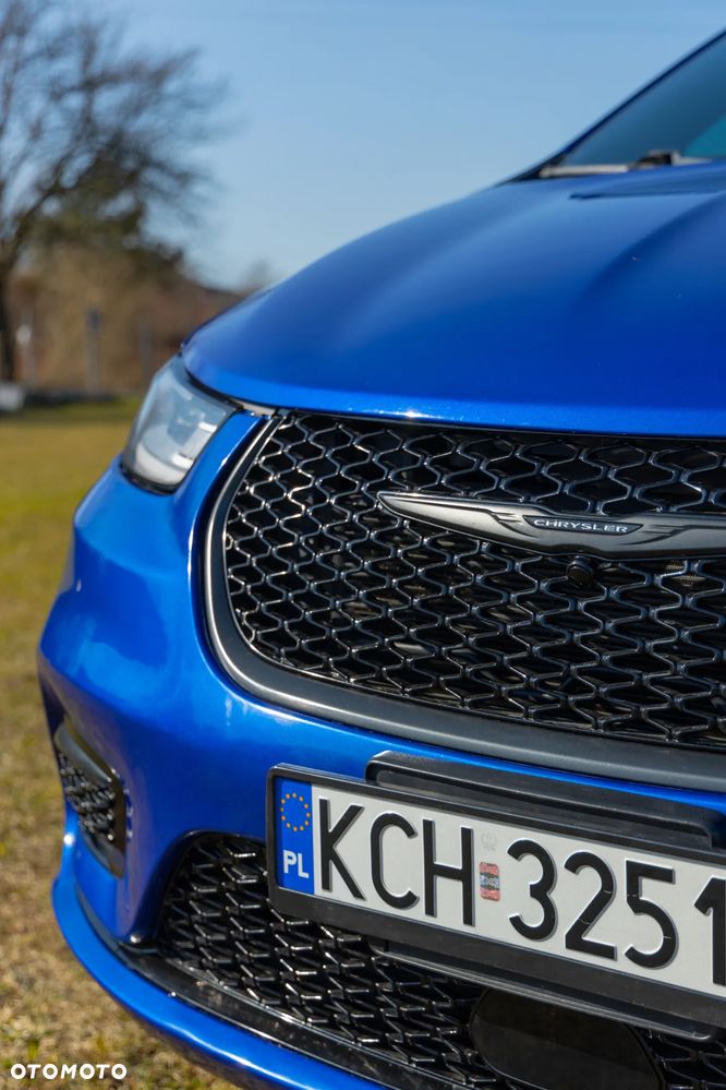 Chrysler Pacifica - 4