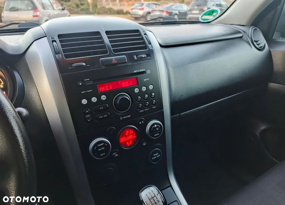 Suzuki Grand Vitara 1.6 Comfort - 23