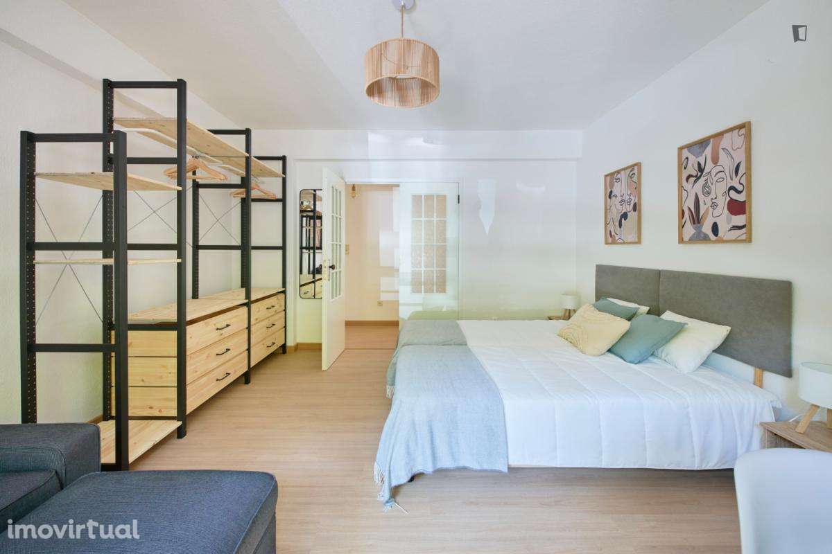 Quarto - localizado em Telheiras Lisbon - Grande imagem: 5/13