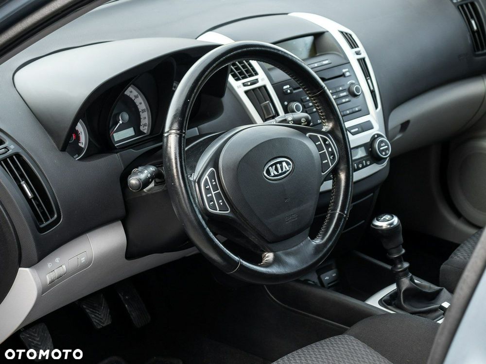 Kia Ceed 1.4 CVVT Attract - 13
