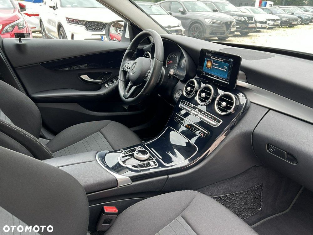 Mercedes-Benz Klasa C 220 d 9G-TRONIC - 13