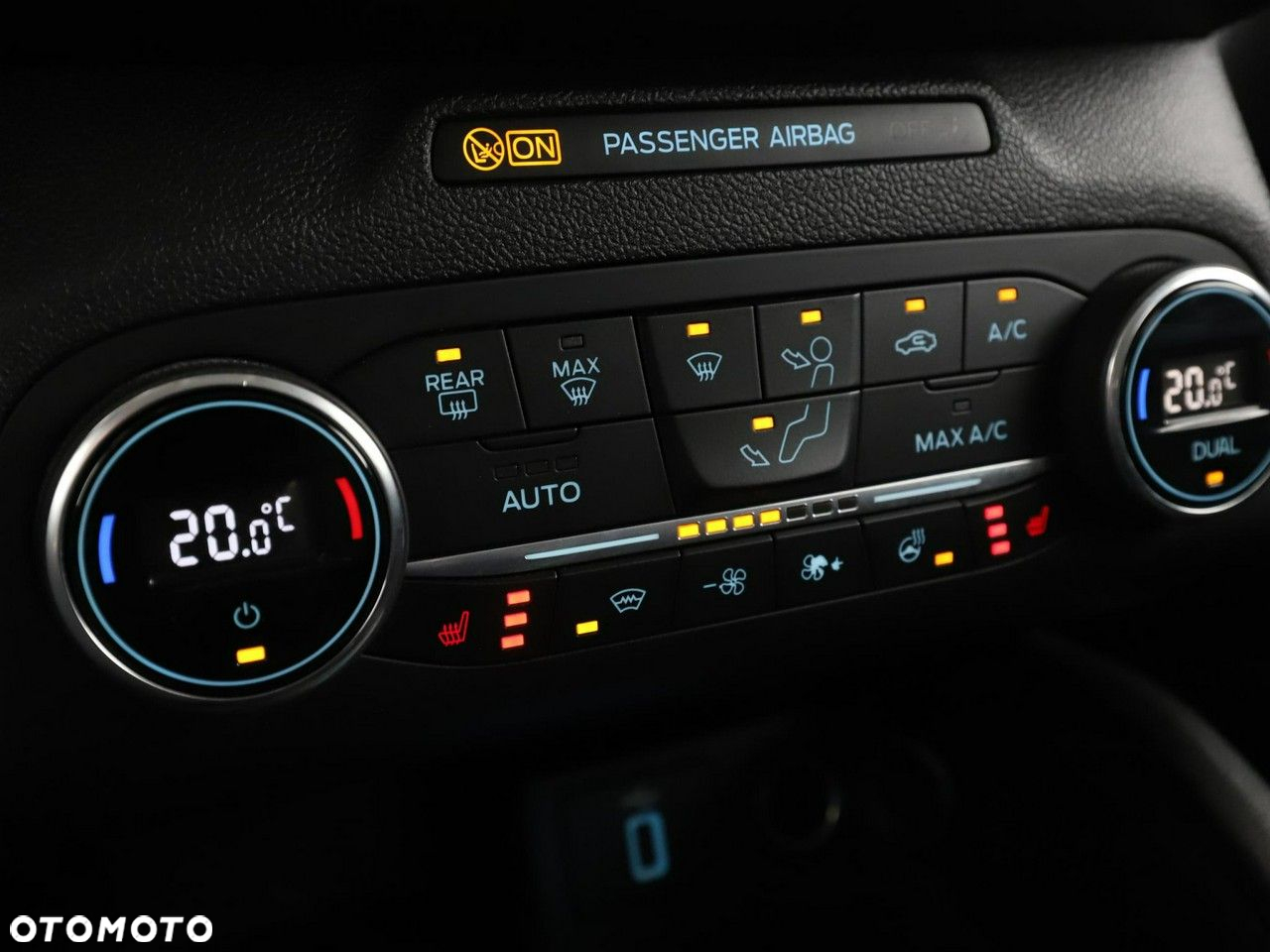 Ford Focus Turnier 1.5 EcoBlue Start-Stopp-System COOL&CONNECT DESIGN - 26
