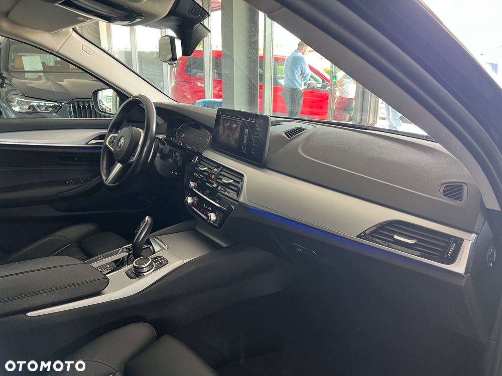 BMW Seria 5 520d xDrive mHEV Luxury Line sport - 39
