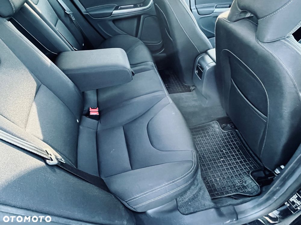Volvo S60 D2 Edition Pro - 19