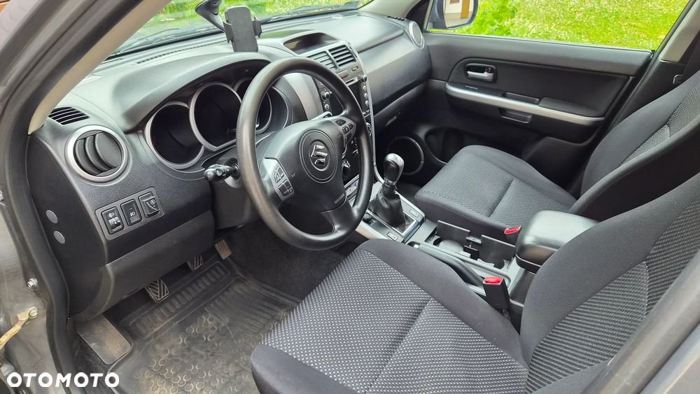 Suzuki Grand Vitara 2.0 Comfort - 10