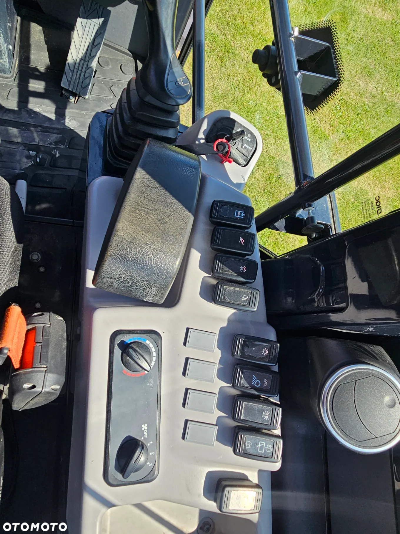 Kubota R070 R065 R060 - 12