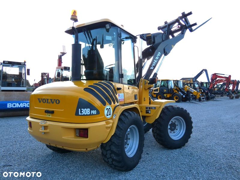 Volvo L30B PRO / Z Niemiec / ORG. 7.120mtg / Bardzo ładne / - 40