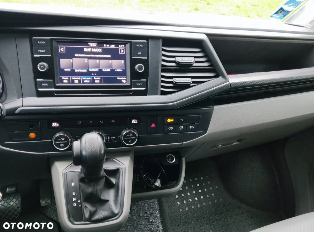 Volkswagen Caravelle 2.0 TDI L2 Highline 4Motion DSG - 17