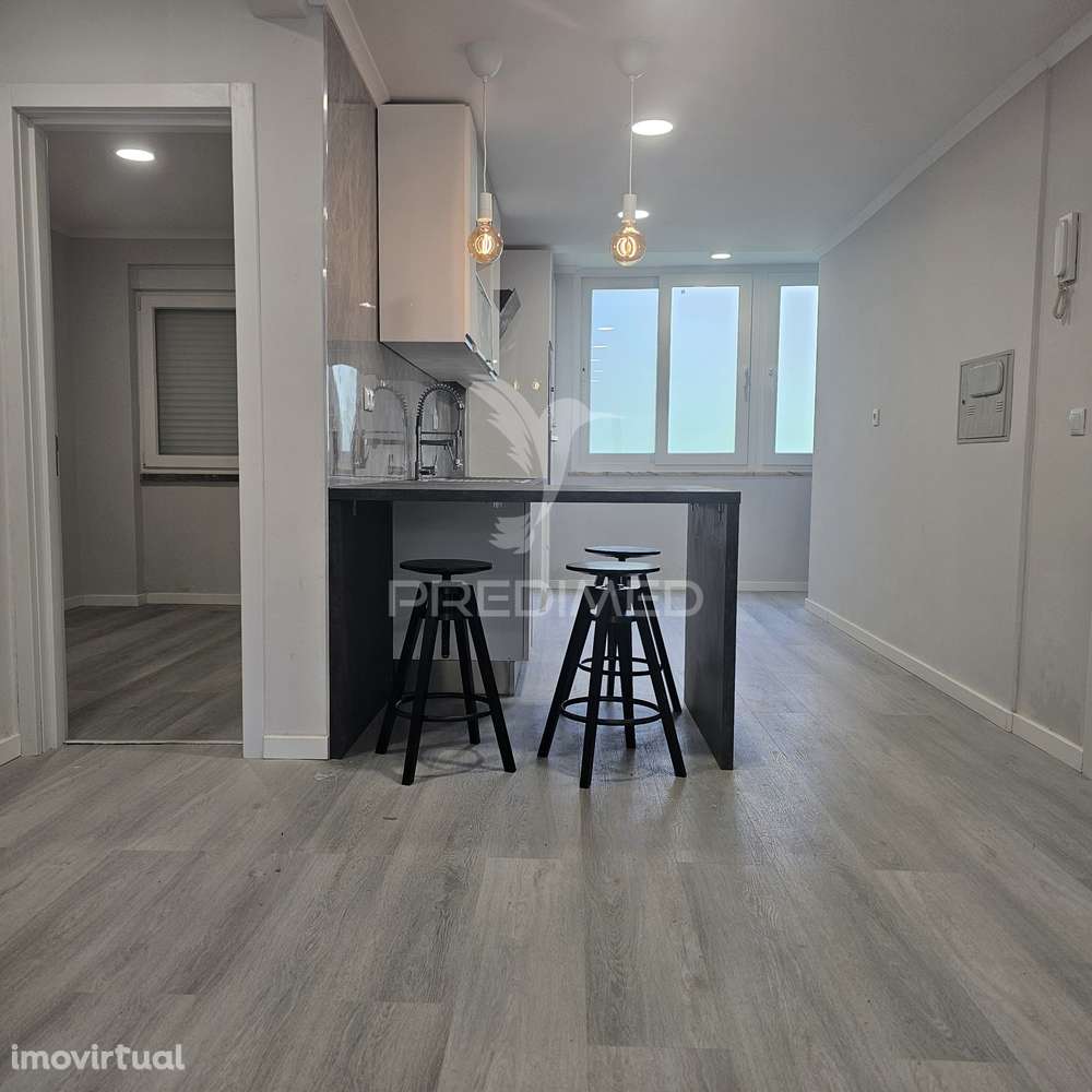 Apartamento T2 Benfica remodelada com cozinha equipada - Grande imagem: 5/16