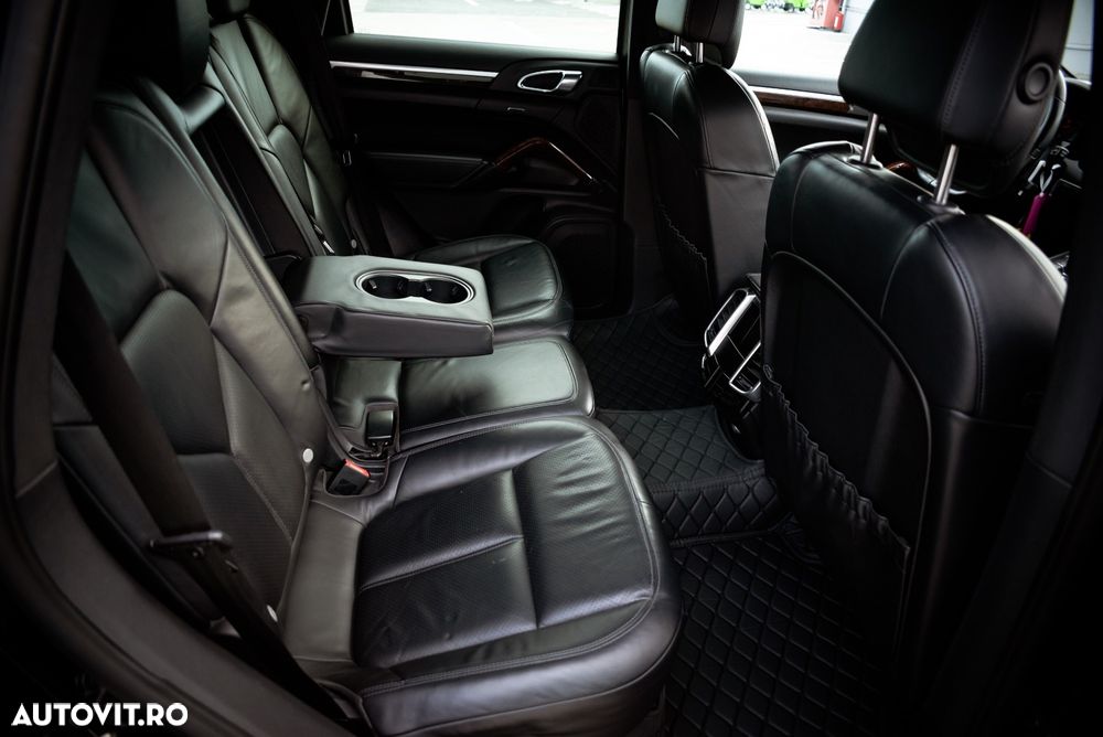 Porsche Cayenne Platinum Edition - 10