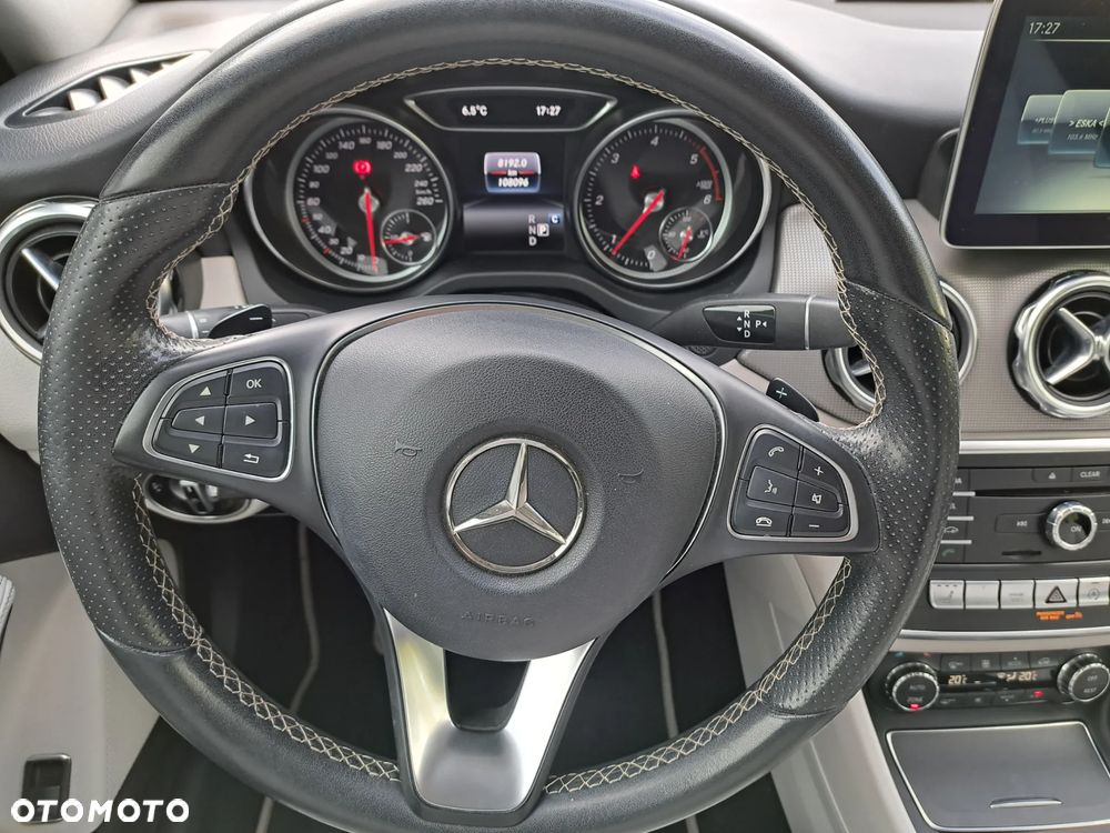 Mercedes-Benz GLA 180 d 7G-DCT Urban - 13