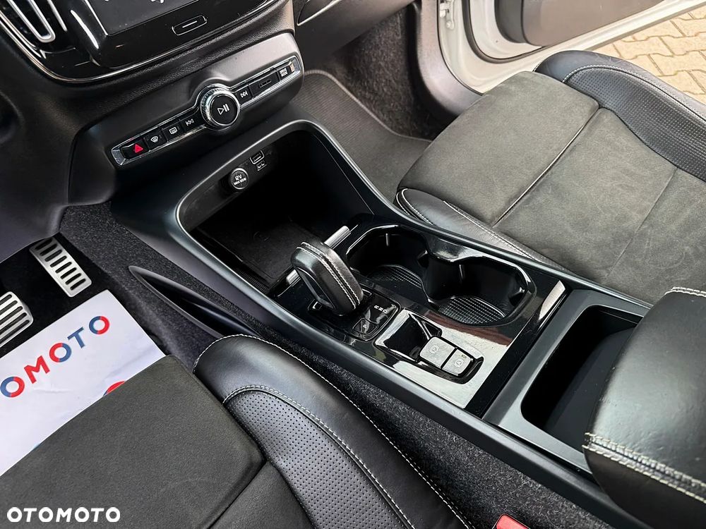 Volvo XC 40 D3 R-Design - 36