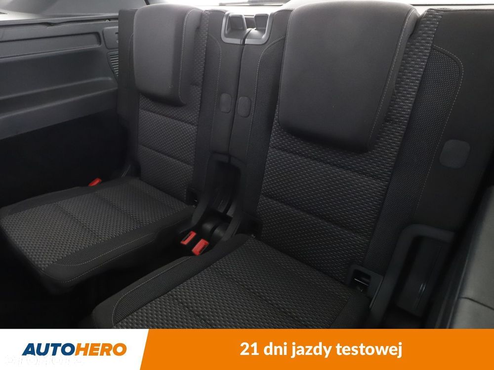 Volkswagen Touran - 37