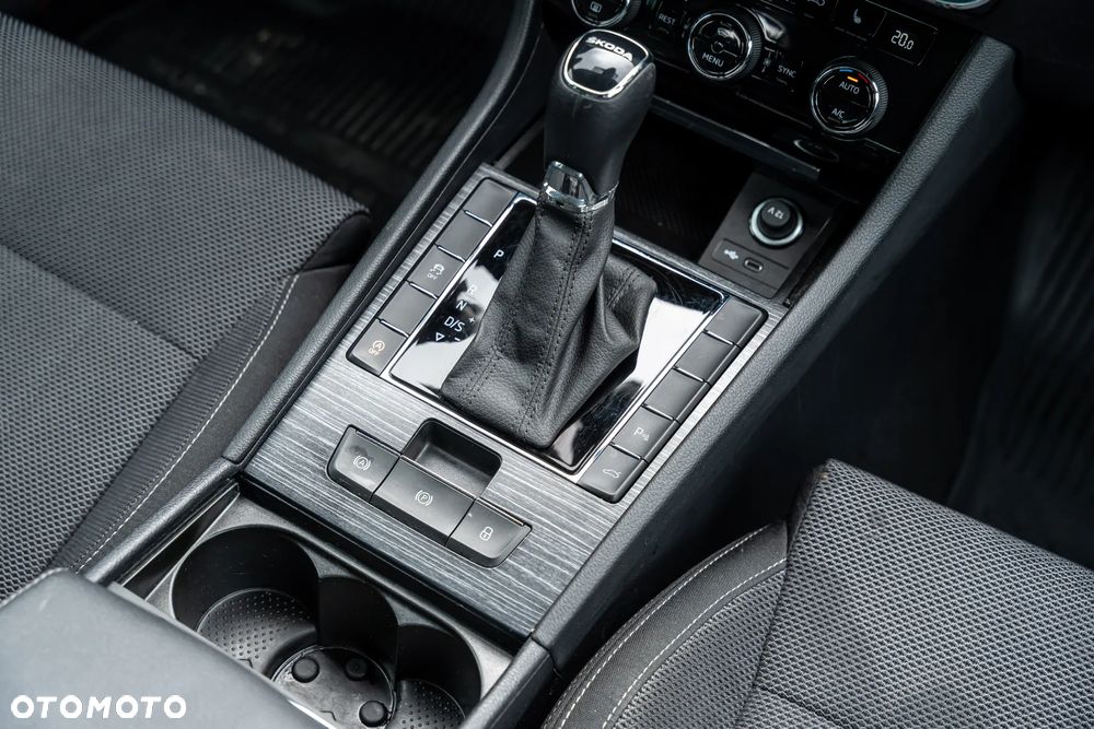 Skoda Superb 2.0 TSI Style DSG - 24