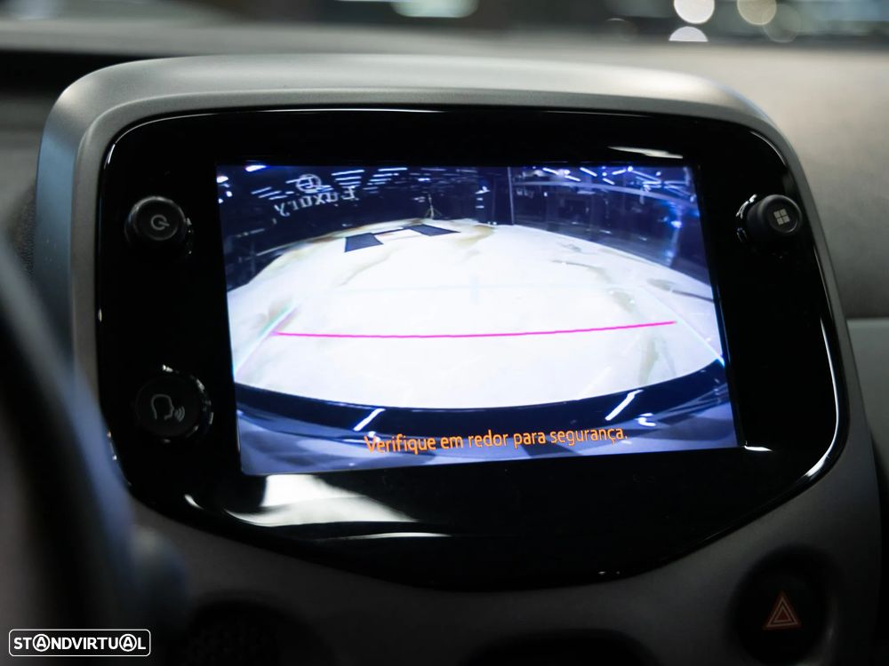 Toyota Aygo x-play connect - 3