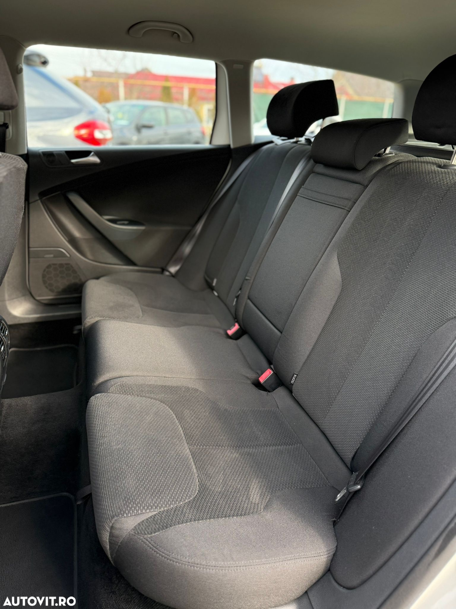 Volkswagen Passat - 14