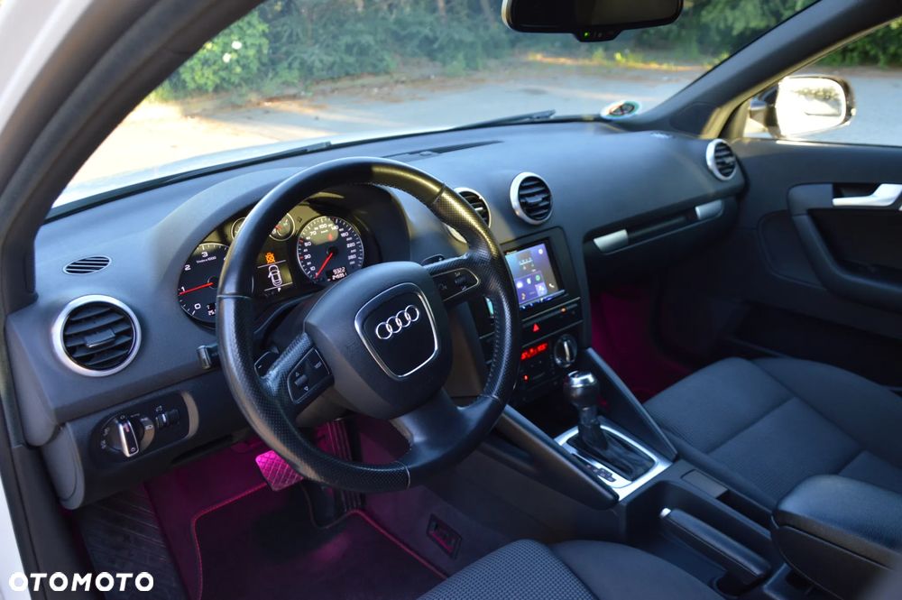 Audi A3 Sportback 2.0 TDI DPF S line Sportpaket - 12