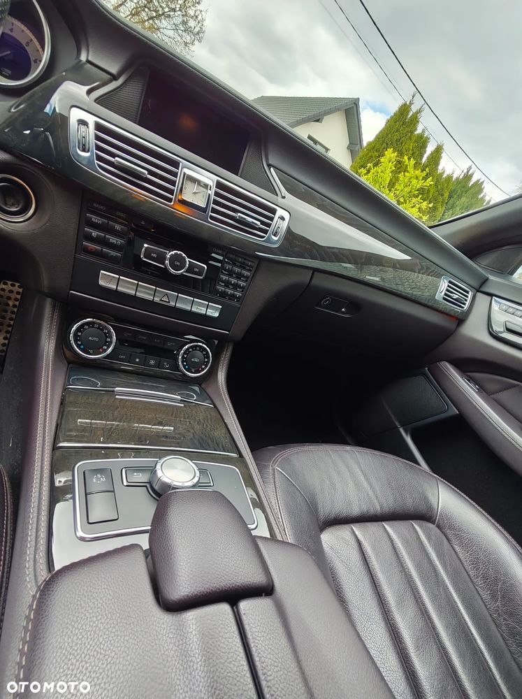 Mercedes-Benz CLS - 24