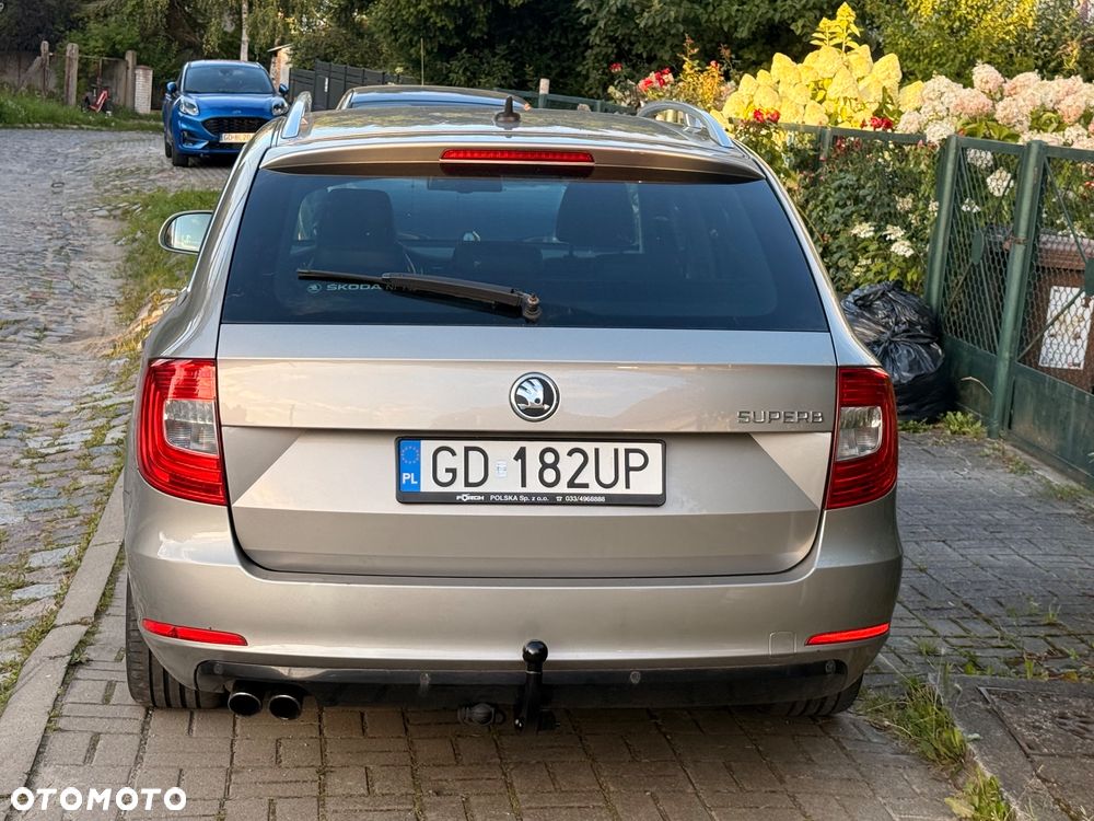 Skoda Superb 2.0 TDI L&K DSG - 18