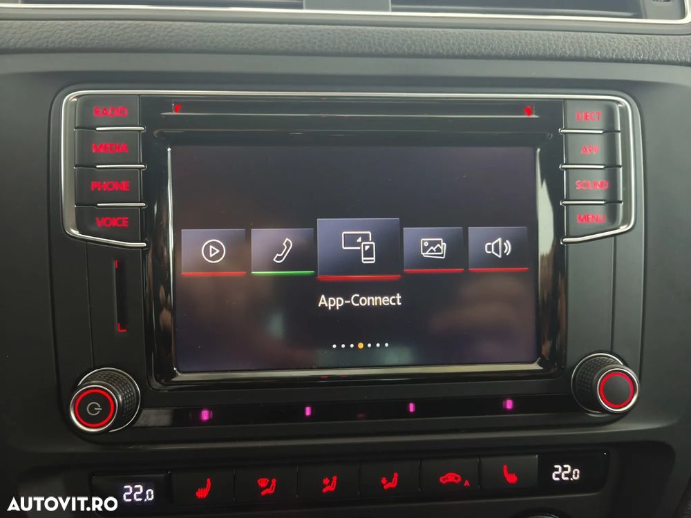 Volkswagen Jetta 2.0 TDI Highline - 13