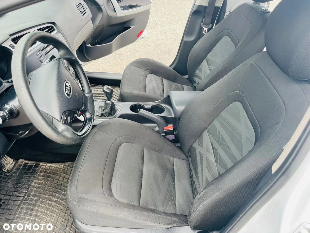 Kia Ceed - 6