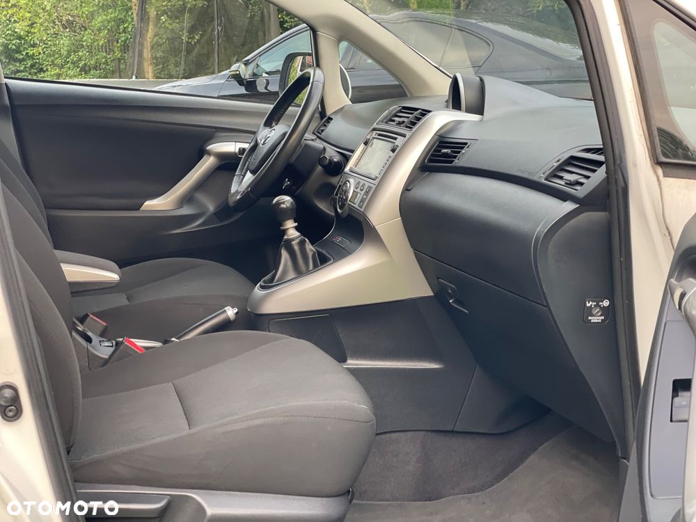 Toyota Verso 2.0 D-4D Sol 7os - 15