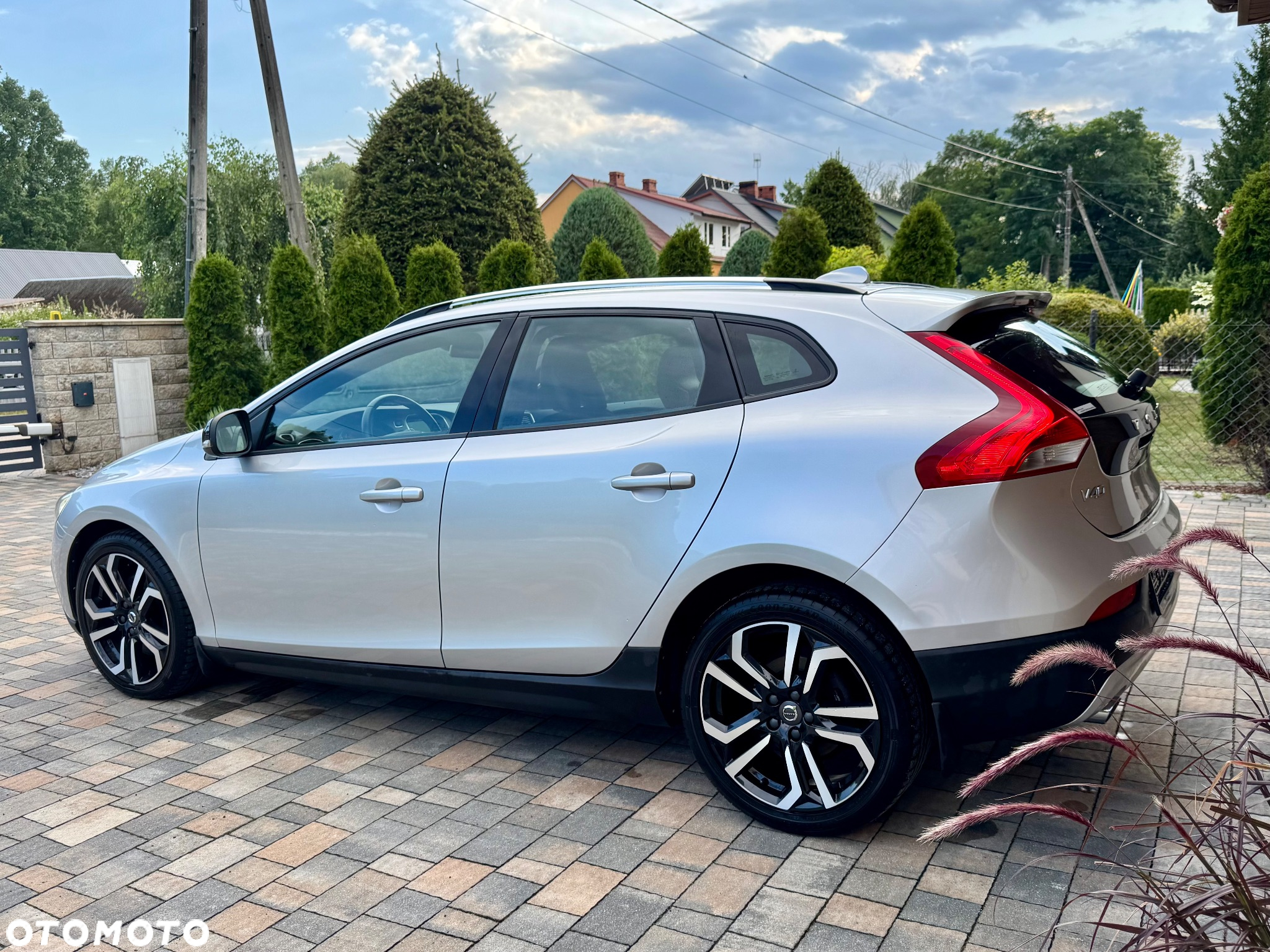 Volvo V40 Cross Country T3 Momentum - 4