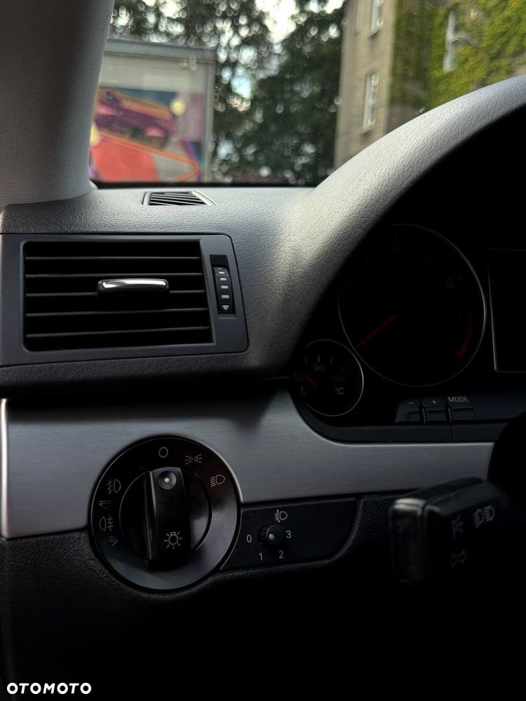 Audi A4 Limousine - 13