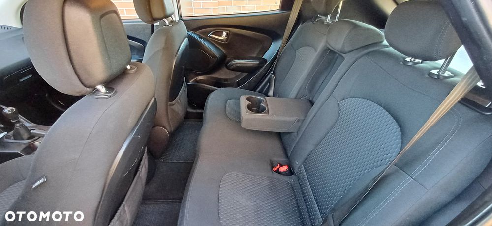 Hyundai ix35 1.7 CRDi 2WD blue Finale Silver - 15