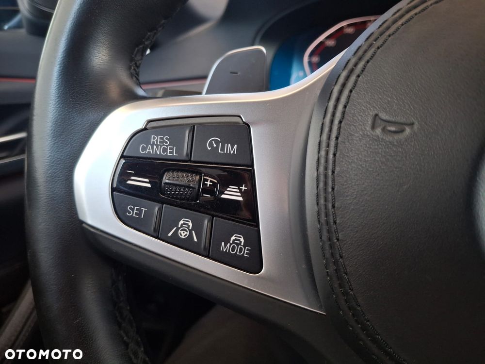 BMW Seria 5 530d xDrive M Sport Edition - 16