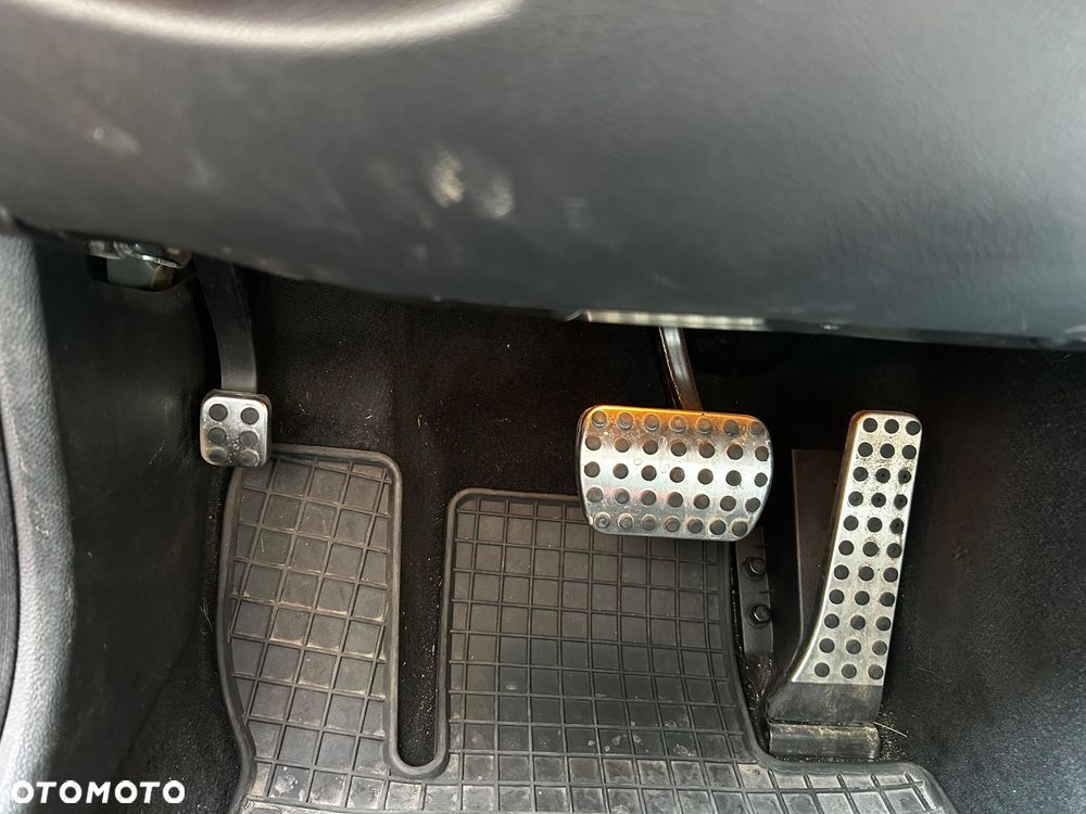 Mercedes-Benz Klasa C 300 T CDI DPF 4Matic (BlueEFFICIENCY) 7G-TRONIC Avantgarde - 23