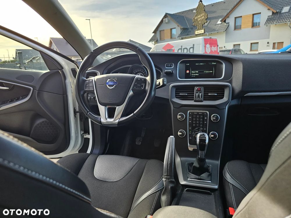 Volvo V40 D3 Momentum - 16