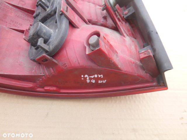 LAMPA PRAWY TYŁ PRAWA TYLNA AUDI A4 B6 KOMBI - 10