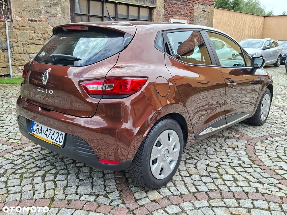 Renault Clio 1.2 16V 75 Life - 6