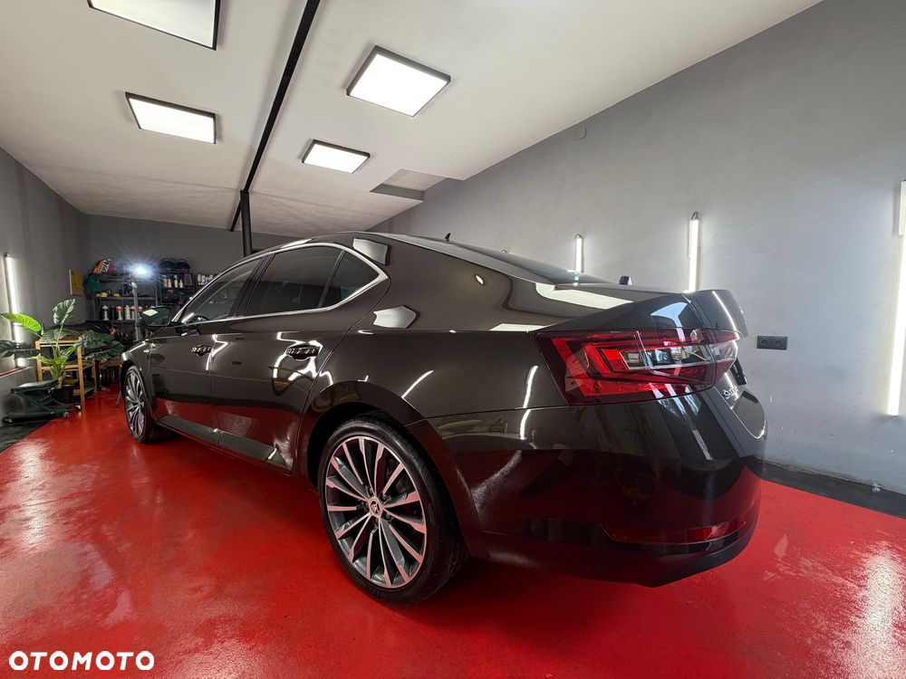 Skoda Superb 2.0 TDI 4x4 L&K DSG - 11