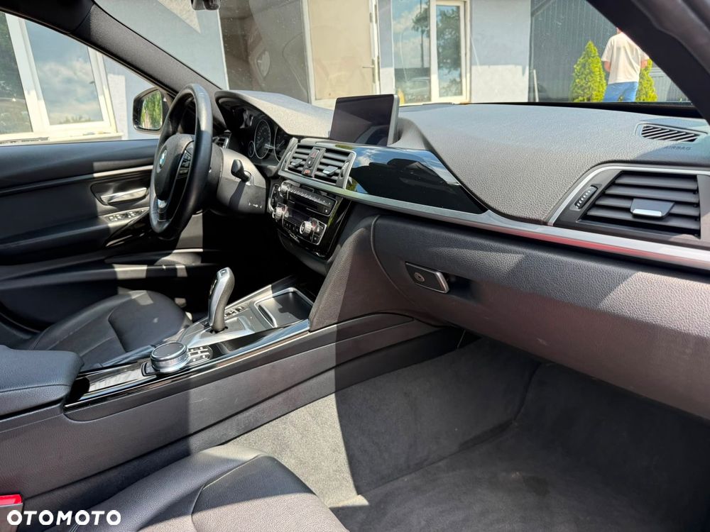 BMW Seria 3 320i GPF xDrive - 17