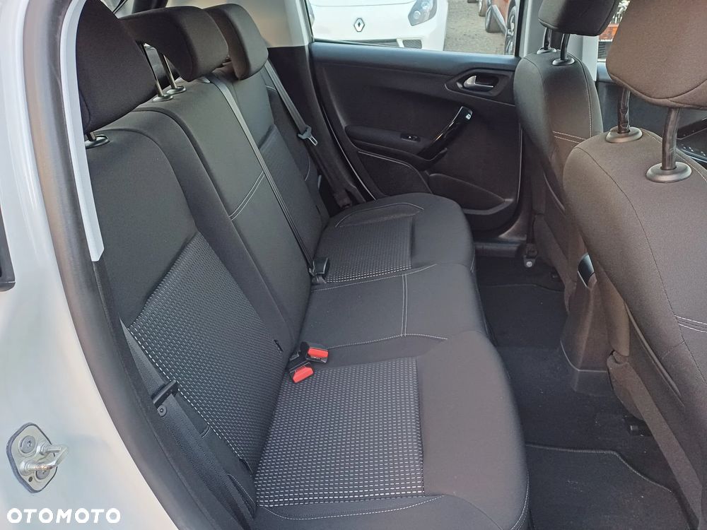 Peugeot 208 PureTech 110 Stop & Start Signature - 13