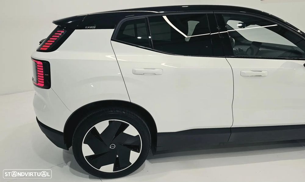 Volvo EX30 69 kWh Twin Motor Plus - 13