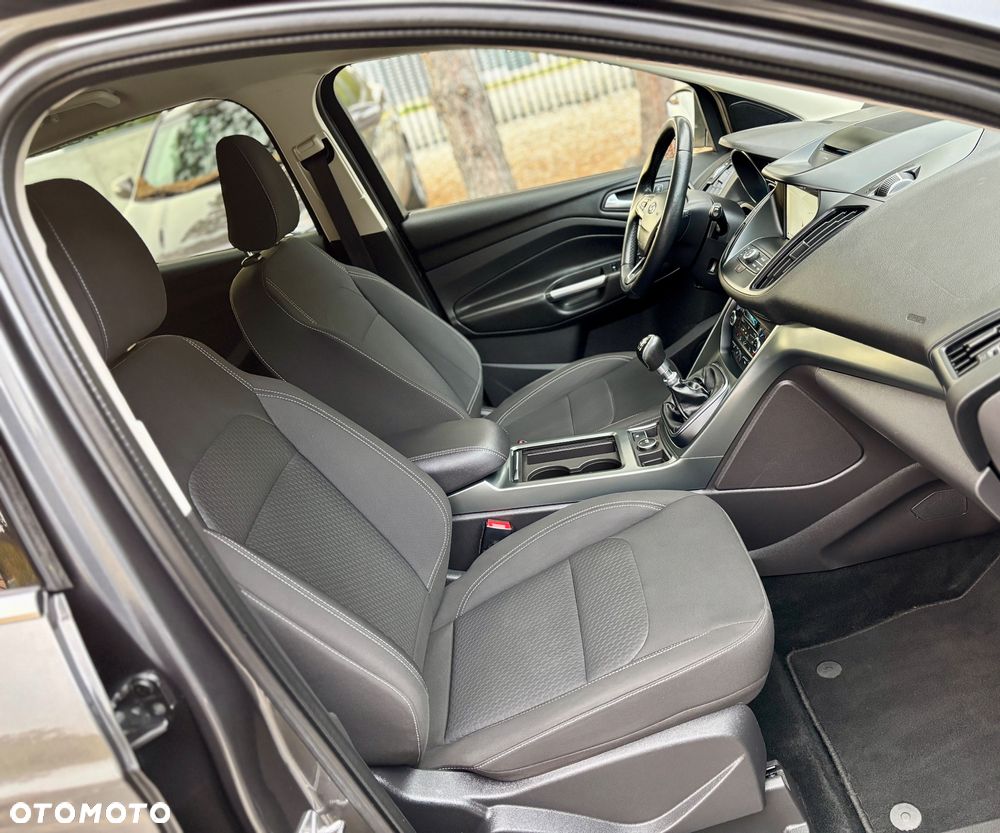 Ford Kuga 1.5 EcoBoost FWD Titanium - 8