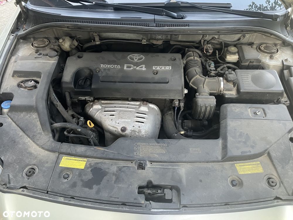 Toyota Avensis 2.0 VVT-i Prestige - 8