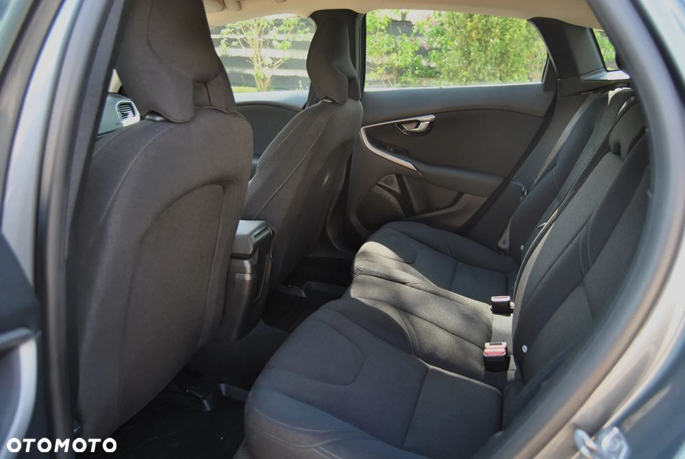 Volvo V40 D2 Drive-E Summum - 6