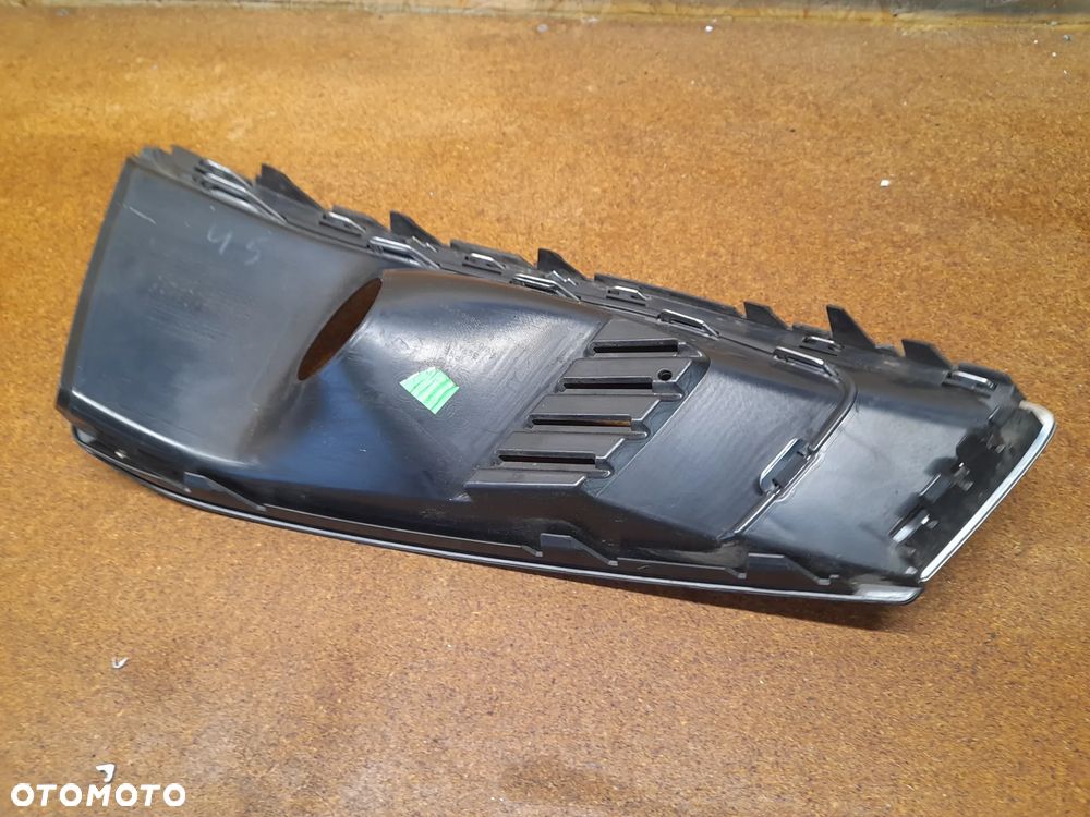 AUDI A4 B9 LIFT KRATKA ZAŚLEPKA ZDERZAKA PRAWA 8W0807682AK - 4