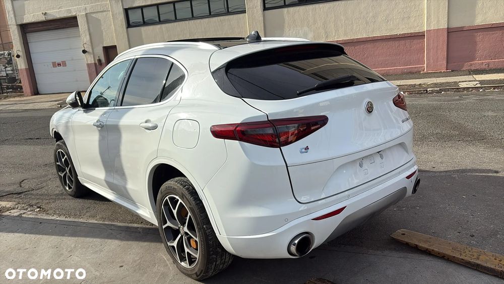 Alfa Romeo Stelvio 2.0 Turbo 16V AT8-Q4 Ti - 1